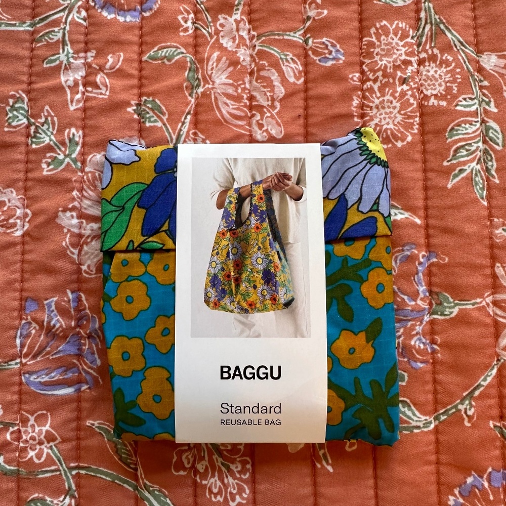 NWT Patchwork Floral Baggu standard bag!